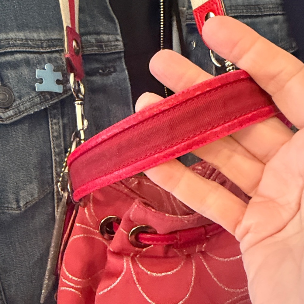 Coach Rare Retired  Ruby Red Poppy cinch Bucket Bag with strap - Picture 12 of 16